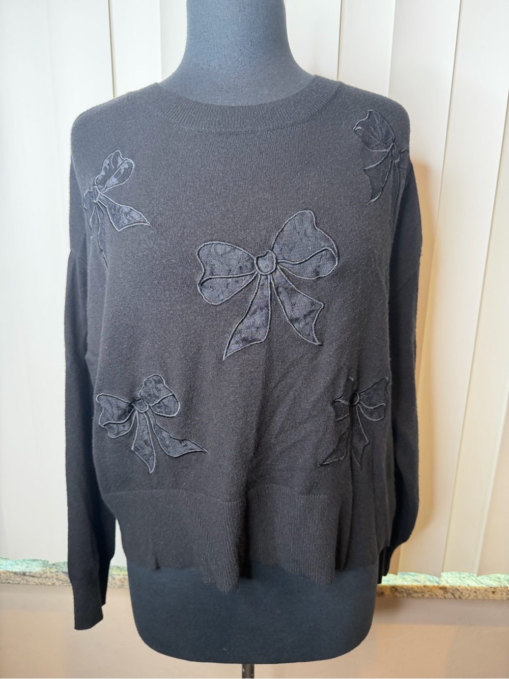 Bridgerton Netflix Women's Sweater Lace Black Bow-Accent Crewneck Size Large